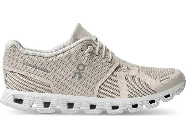 Women's On Cloud 5, Pearl/White, 6 B Medium