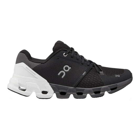 Women's On Cloudflyer 4, Black/White, 6 B Medium